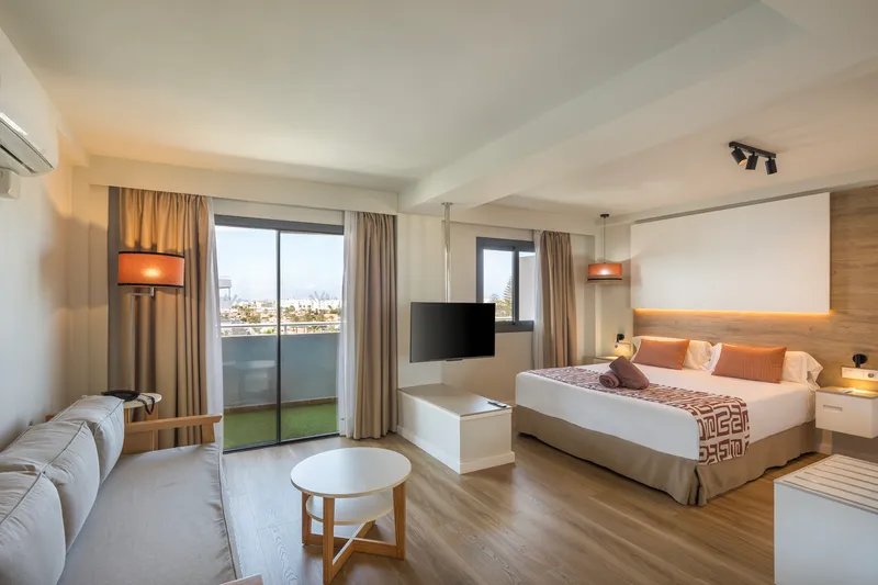 Junior Suite — Hotel LIVVO Anamar Suites, Playa del Inglés 1