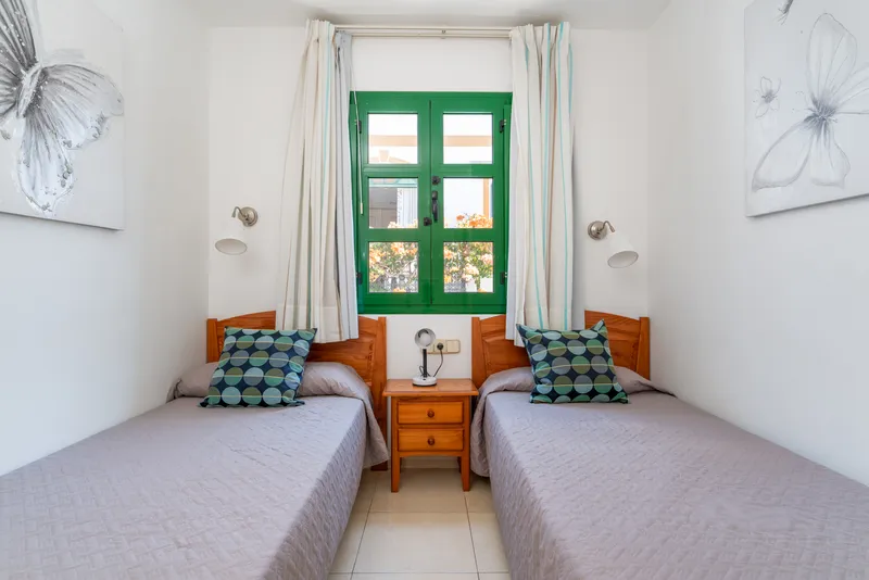 Apto. 2 dorm. 2 baños planta alta con balcón, azotea y vistas al puerto — Billy's Puerto de Mogan Apartments by LIVVO, Puerto de Mogán 5