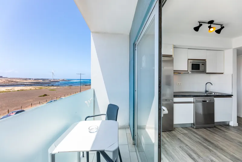 Suite XXL — Bristol Sunset Beach by LIVVO, Corralejo 2