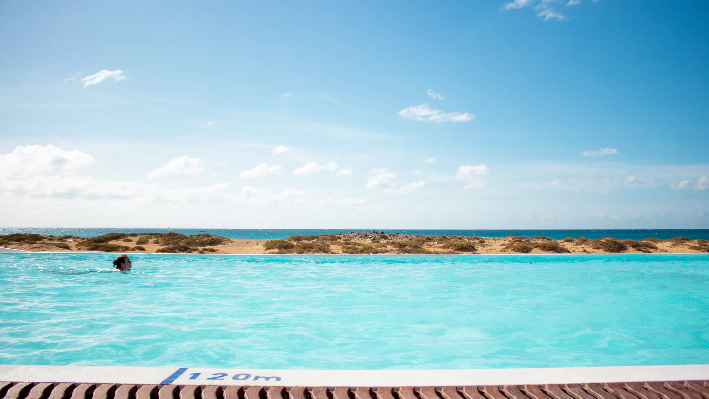 Piscina y animación — Hotel LIVVO Budha Beach, Santa María, Sal 1