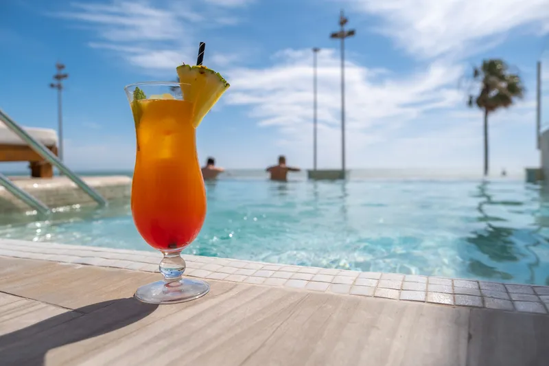 Piscines — Hotel Cádiz Bahía, Playa de la Victoria 2