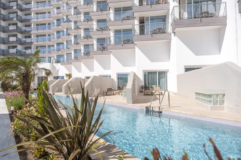 Piscines — Hotel Cádiz Bahía, Playa de la Victoria 5