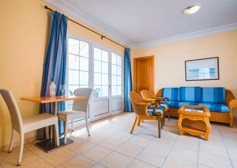 Apartment Whirlpool Plus — Apartamentos LIVVO Coloradamar, Playa Blanca 3