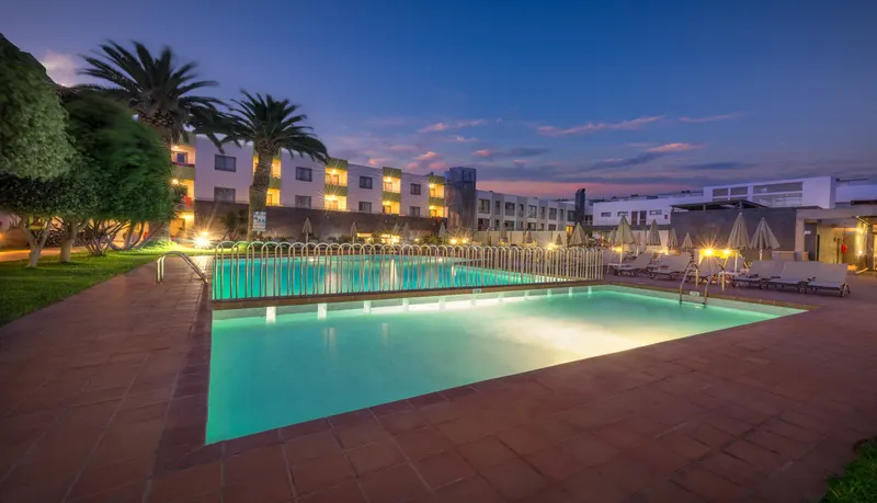 Pool — Hotel LIVVO Corralejo Beach, Corralejo 2