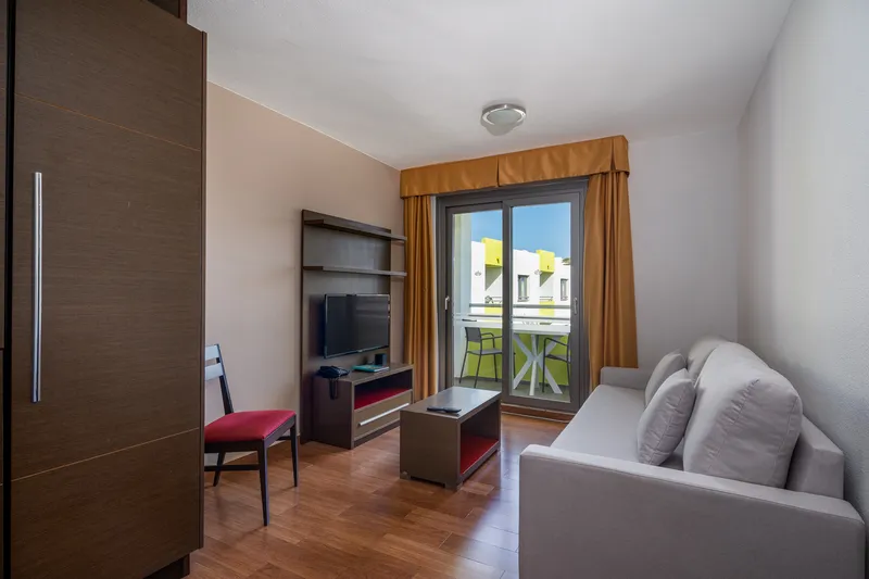 Double Room Pool View with Balcony or Terrace — Hotel LIVVO Corralejo Beach, Corralejo 3