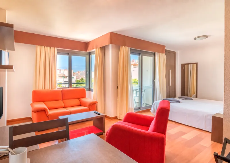 Double Room Pool View with Balcony or Terrace — Hotel LIVVO Corralejo Beach, Corralejo 2