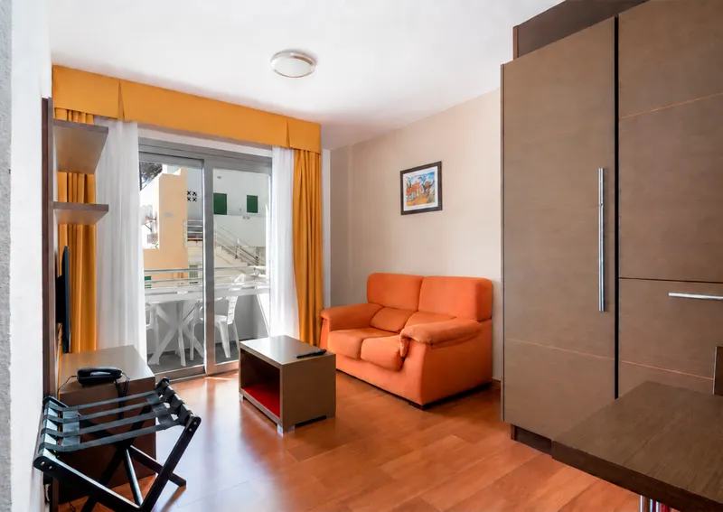 Family Room — Hotel LIVVO Corralejo Beach, Corralejo 5