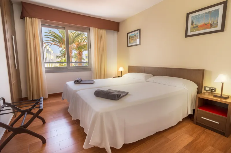 Premium Family Room Pool View — Hotel LIVVO Corralejo Beach, Corralejo 4