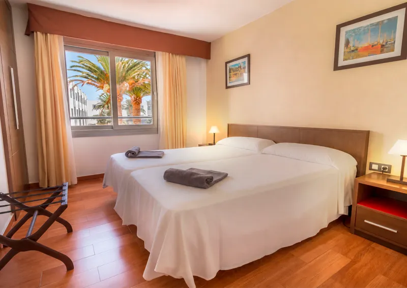 Premium Family Room Pool View — Hotel LIVVO Corralejo Beach, Corralejo 2