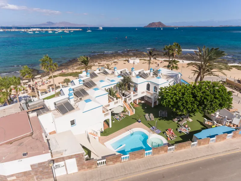 Piscina — Apartamentos LIVVO Galera Beach, Corralejo 2