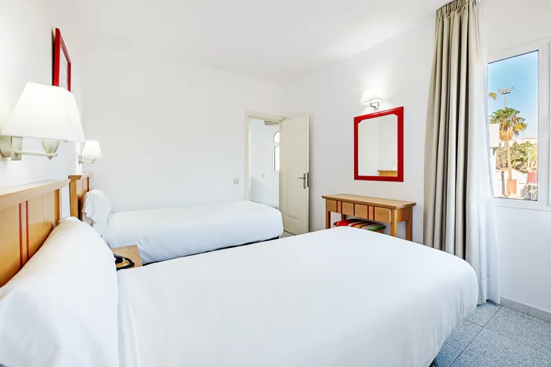 Standard Apartment with Balcony/Terrace — Apartamentos LIVVO Koala Garden, Maspalomas 4