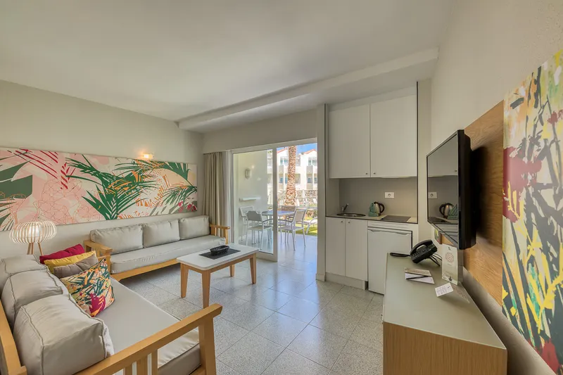 Superior Apartment with Terrace — Apartamentos LIVVO Koala Garden, Maspalomas 2
