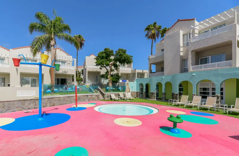 Pools and Entertainment — Hotel LIVVO Koala Garden, Maspalomas 7
