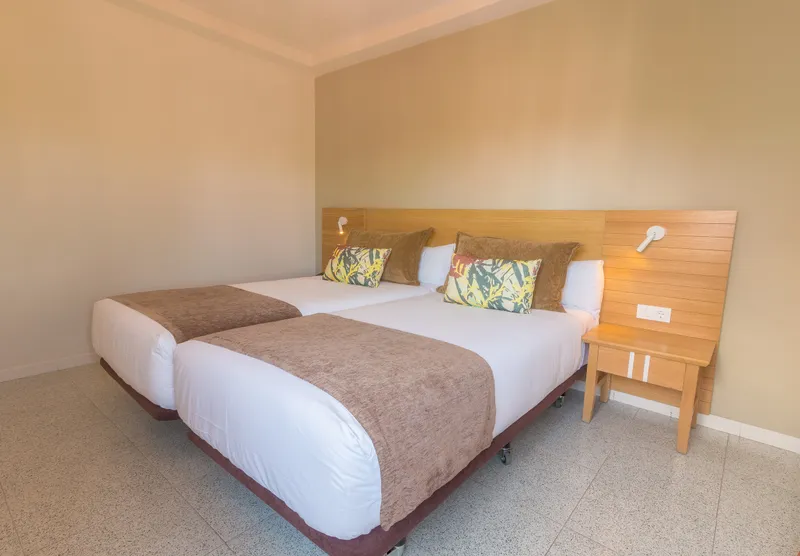 Superior Double with Balcony — Hotel LIVVO Koala Garden, Maspalomas 5