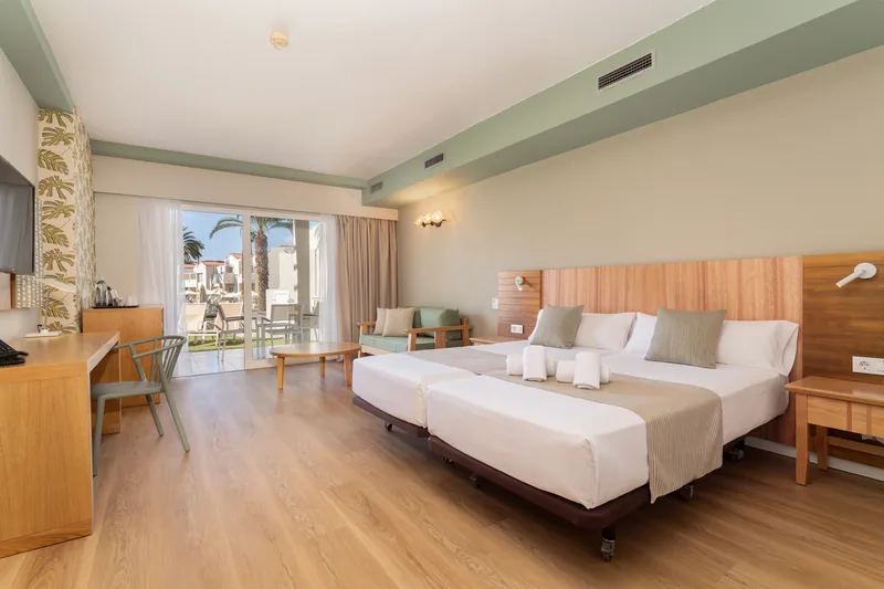 Standard Doppelzimmer mit Terrasse — Hotel LIVVO Koala Garden, Maspalomas 2