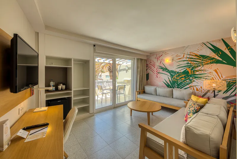 Family with Balcony — Hotel LIVVO Koala Garden, Maspalomas 3