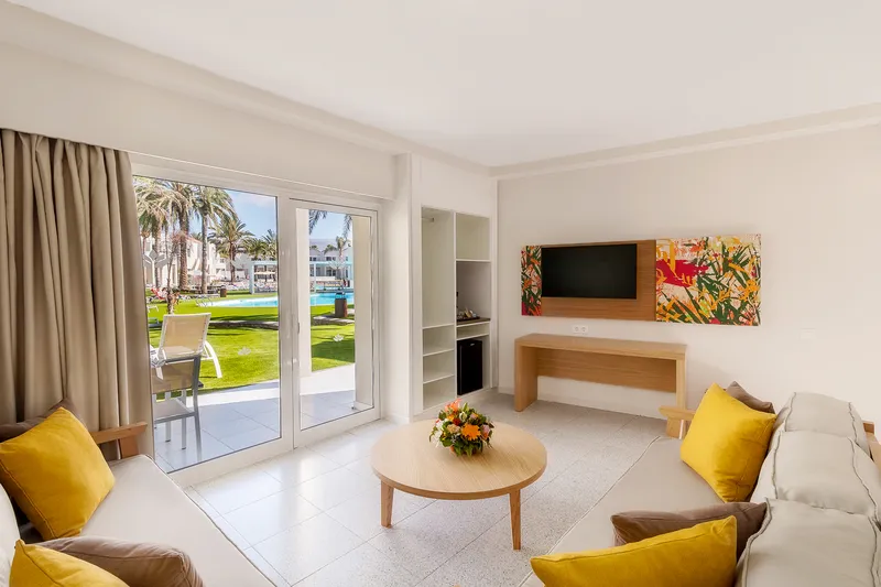 Family with Terrace — Hotel LIVVO Koala Garden, Maspalomas 1