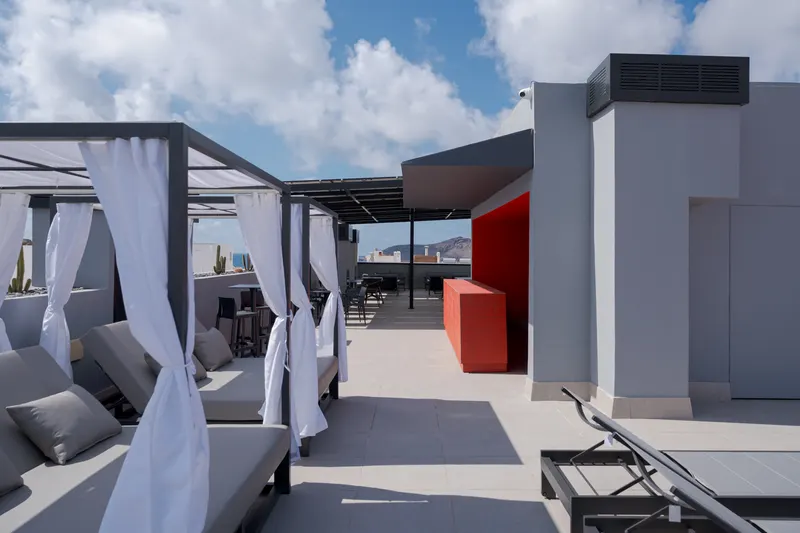 Pool und Rooftop — Hotel LIVVO La Escarlata, Las Palmas de Gran Canaria 5