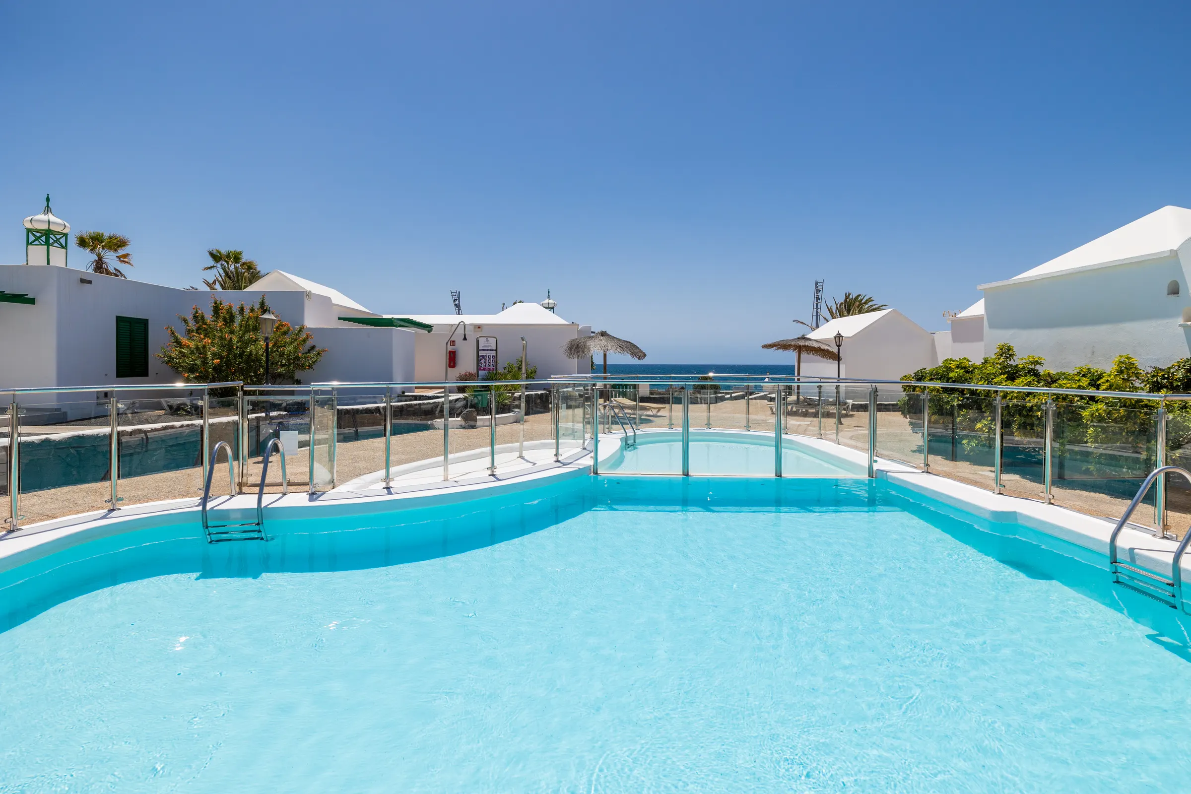 Schwimmbäder — Apartamentos LIVVO Las Gaviotas, Puerto del Carmen 2