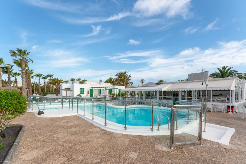 Pools — Apartamentos LIVVO Las Gaviotas, Puerto del Carmen 3