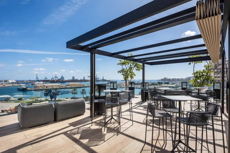 Pool und Rooftop — Hotel LIVVO Lumm, Las Palmas de Gran Canaria 3