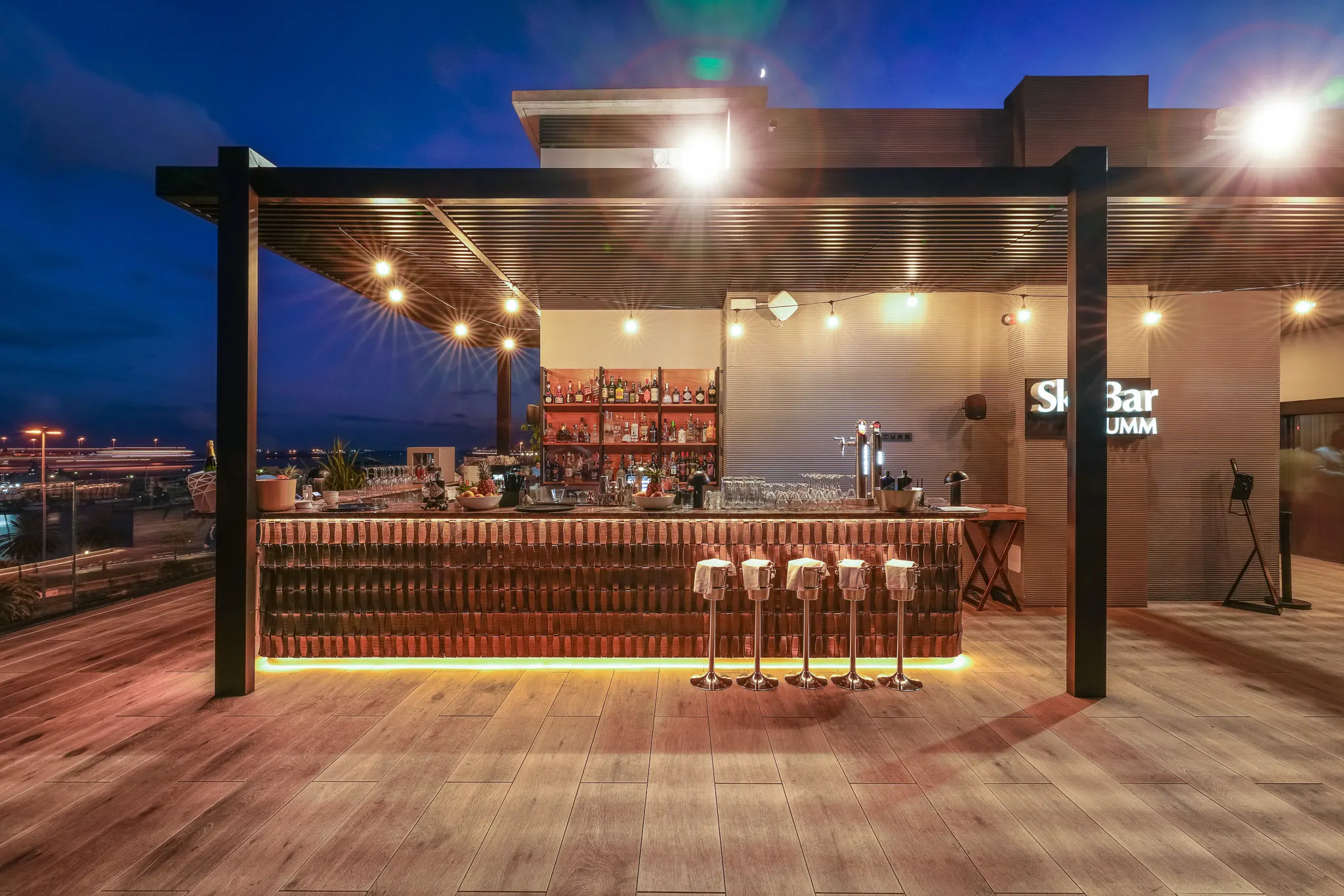 Piscina y Rooftop — Hotel LIVVO Lumm, Las Palmas de Gran Canaria 5