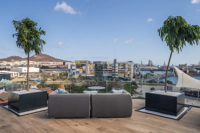 Pool und Rooftop — Hotel LIVVO Lumm, Las Palmas de Gran Canaria 7