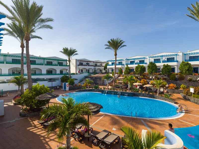 Pools and Entertainment — Hotel Mirador Papagayo by LIVVO, Playa Blanca 4