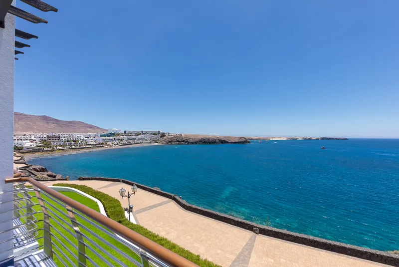Habitación Doble Vista Mar Frontal — Hotel Mirador Papagayo by LIVVO, Playa Blanca 2