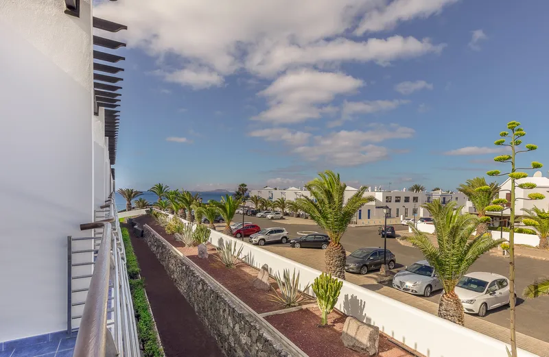 Habitación Doble Vista Mar Lateral — Hotel Mirador Papagayo by LIVVO, Playa Blanca 2