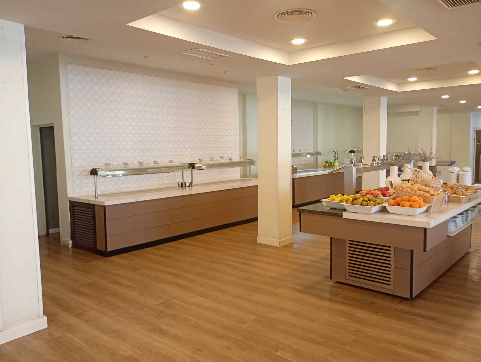 Gastronomy — Apartamentos LIVVO Morromar, Puerto del Carmen 1