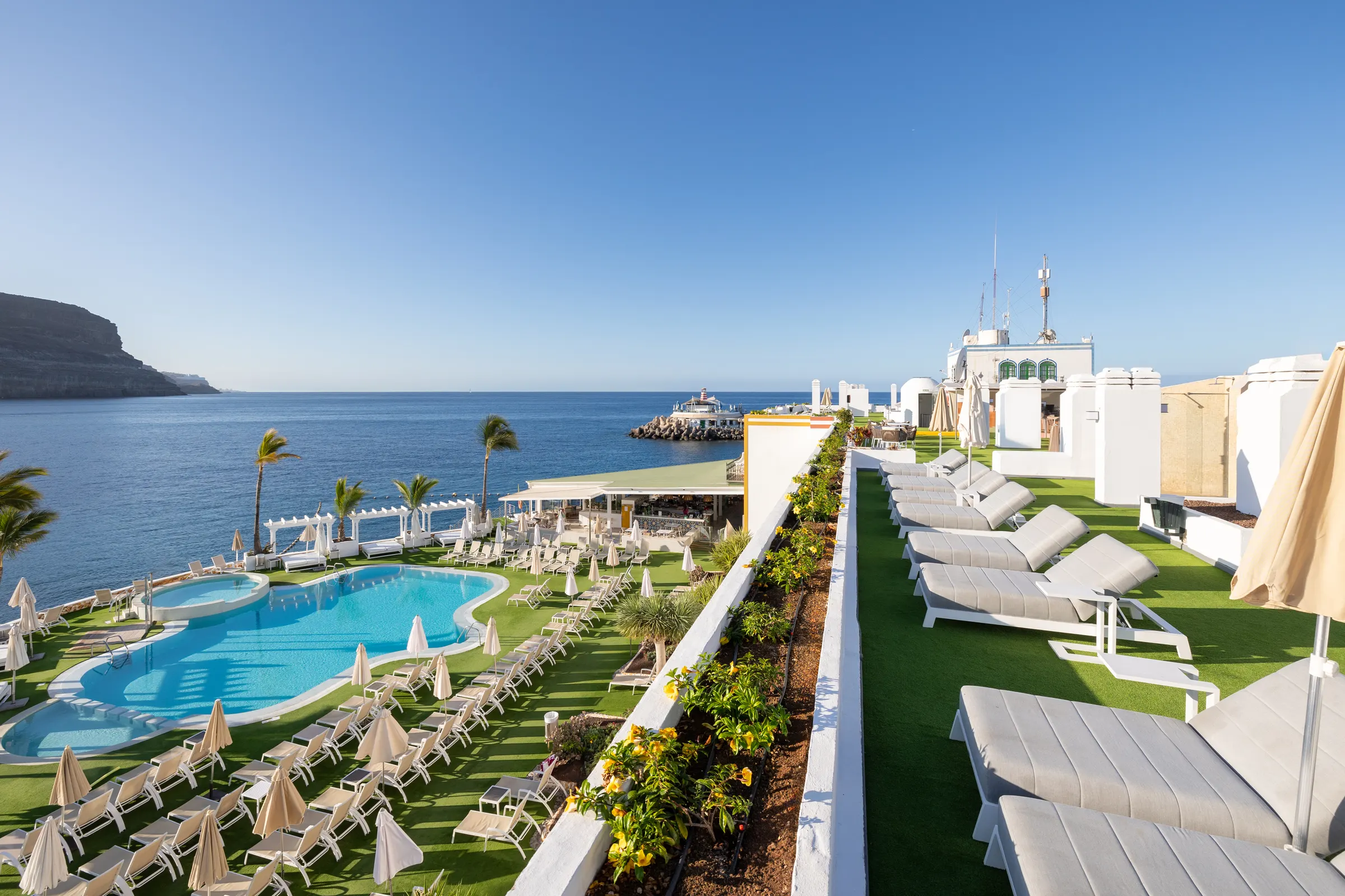 Pools und Rooftop — Hotel LIVVO Puerto de Mogán, Puerto de Mogán 1