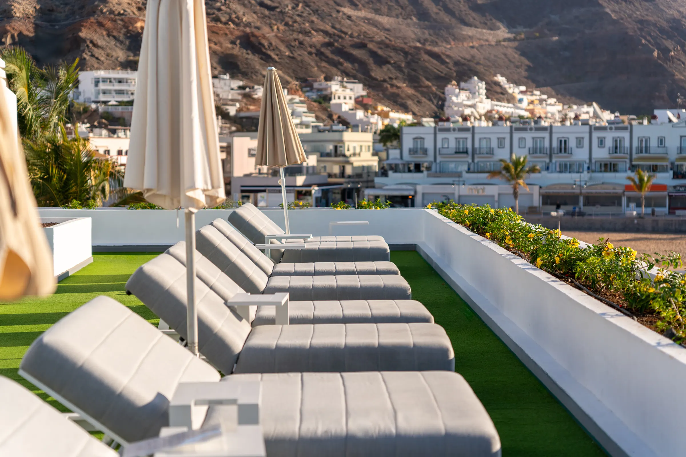 Pools und Rooftop — Hotel LIVVO Puerto de Mogán, Puerto de Mogán 2