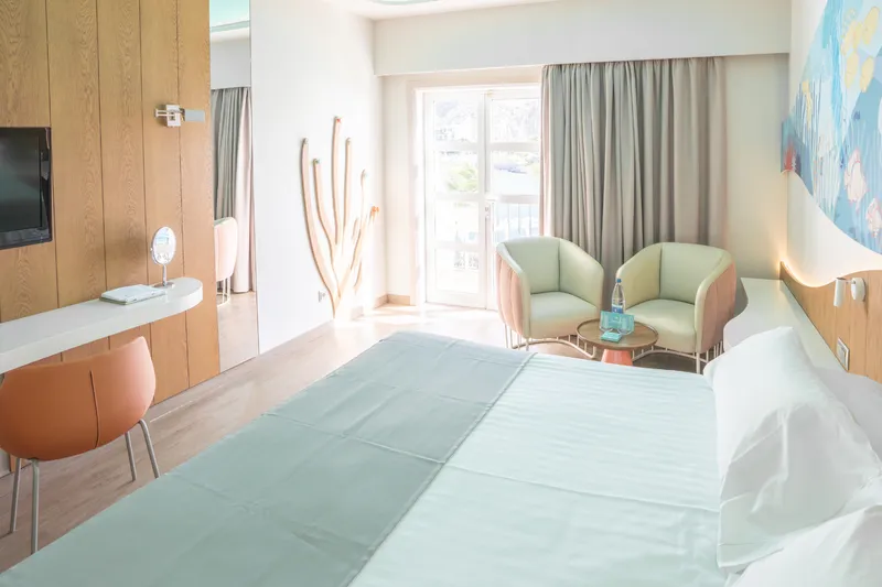 Doppelzimmer mit französischem Balkon — Hotel LIVVO Puerto de Mogán, Puerto de Mogán 2