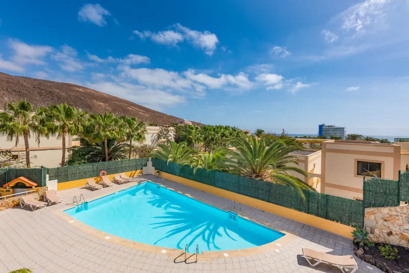 Piscina — Apartamentos Punta Marina by LIVVO, Morro Jable 1