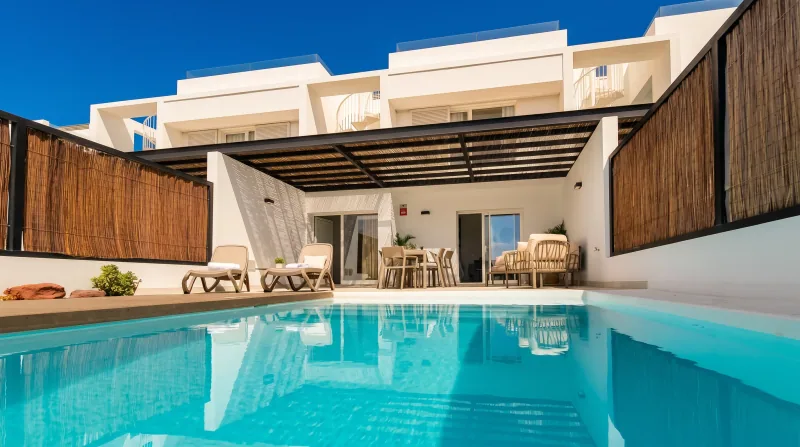 Serena Holiday Homes by LIVVO — LIVVO Holiday Homes en Playa Blanca