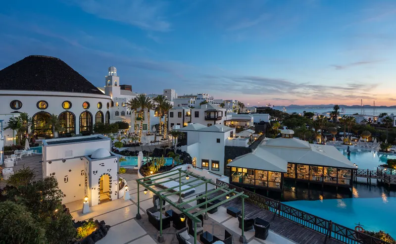 Pools und Animation — Hotel LIVVO Volcán Lanzarote, Playa Blanca 3