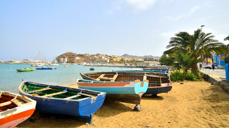 Was es auf São Vicente zu sehen gibt: Mindelo, Strände und Kultur Kap Verdes