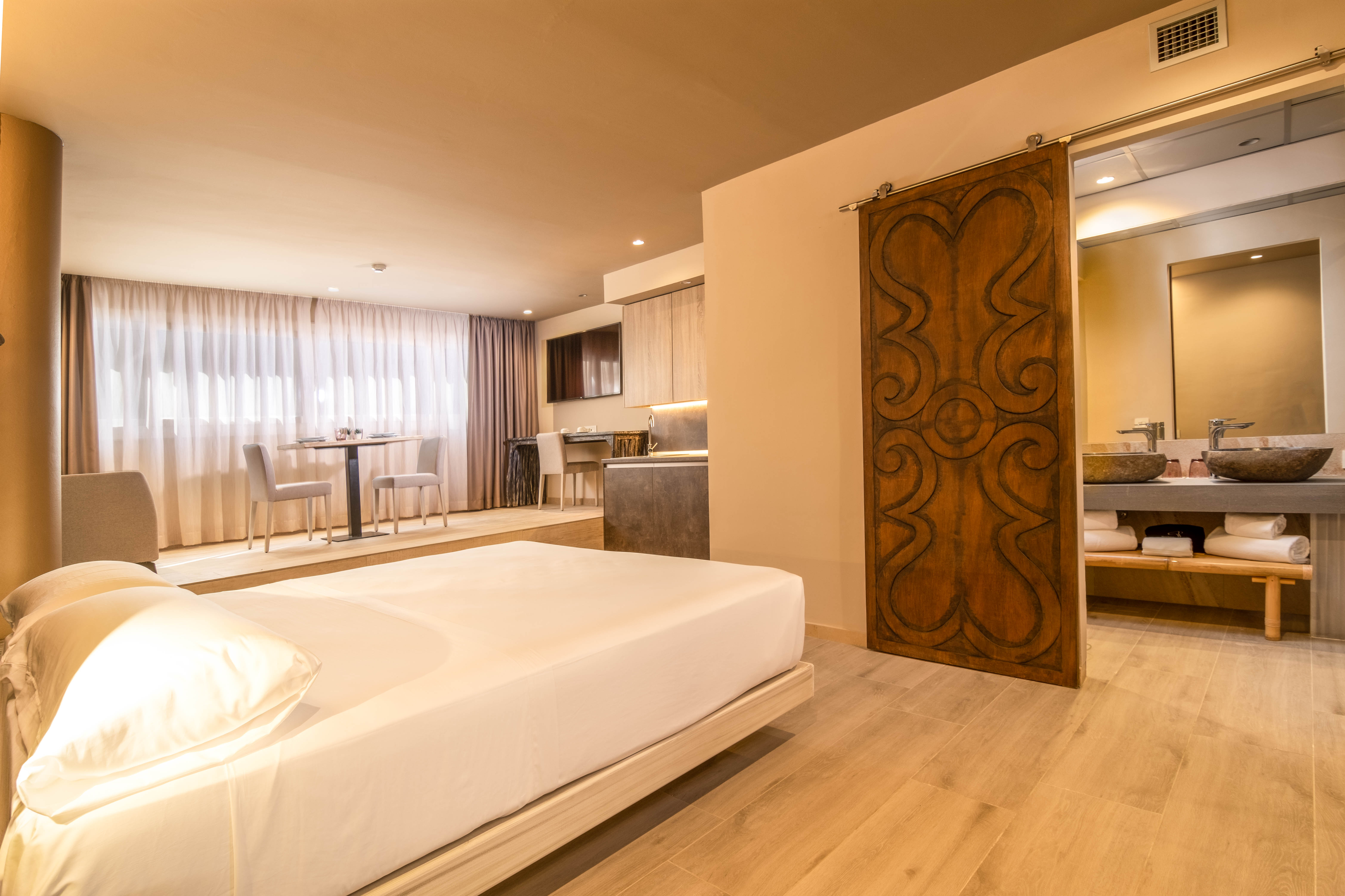 LIVVO_HOTEL_CADIZ_BAHIA_APARTAMENTOS (2).jpg