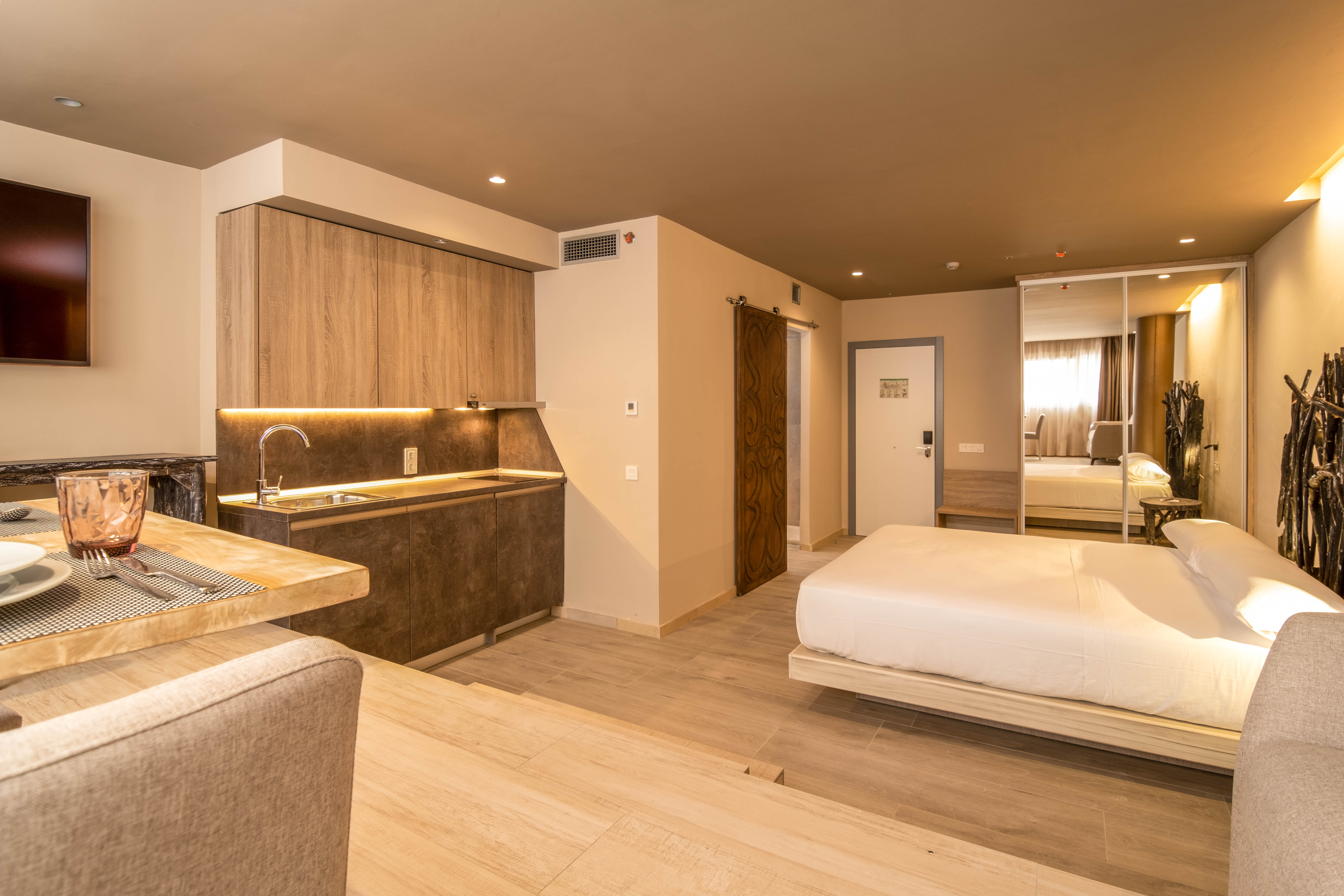 LIVVO_HOTEL_CADIZ_BAHIA_APARTAMENTOS (3).jpg