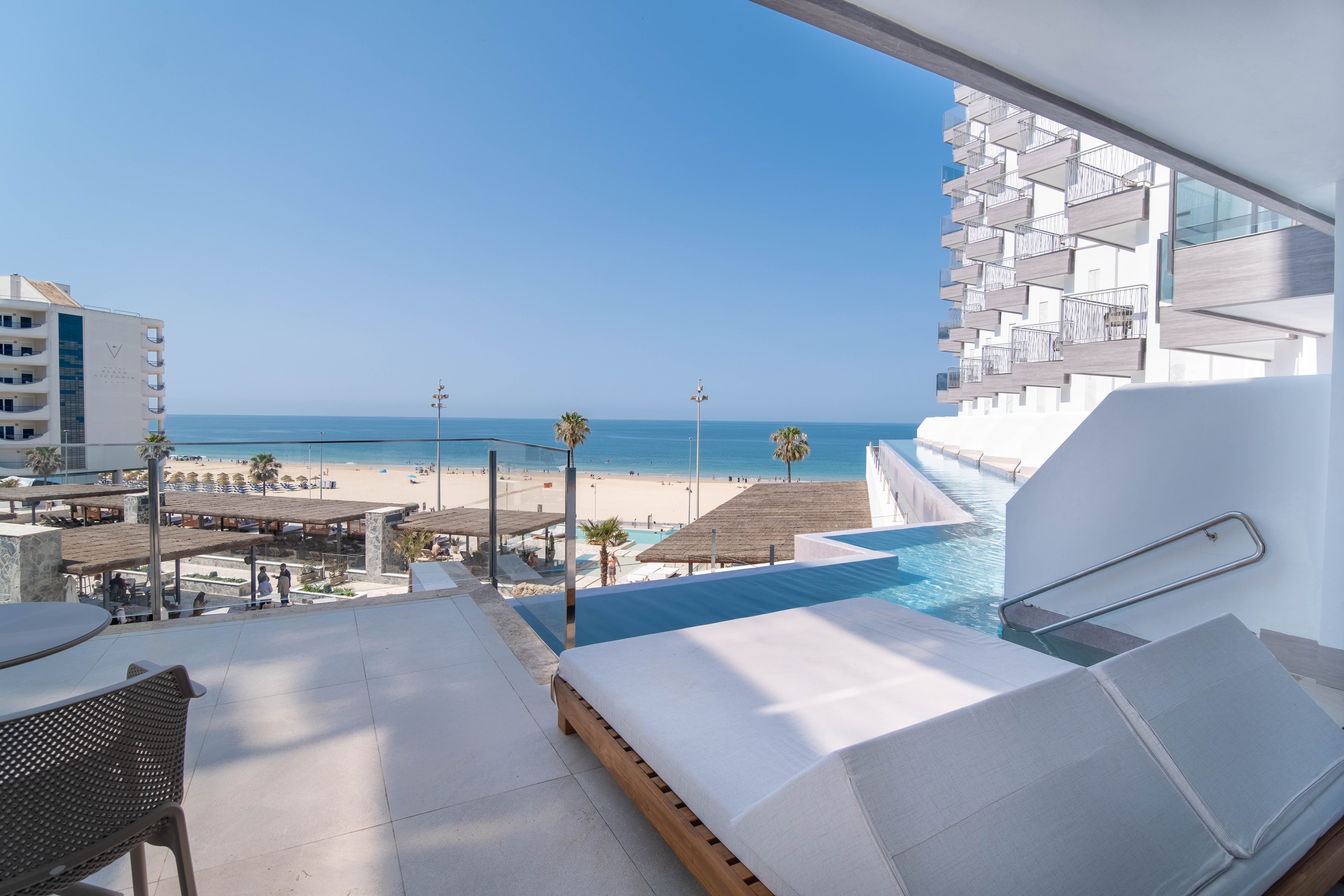LIVVO_HOTEL_CADIZ_BAHIA_JUNIOR SUITE DELUXE_ (2).jpg