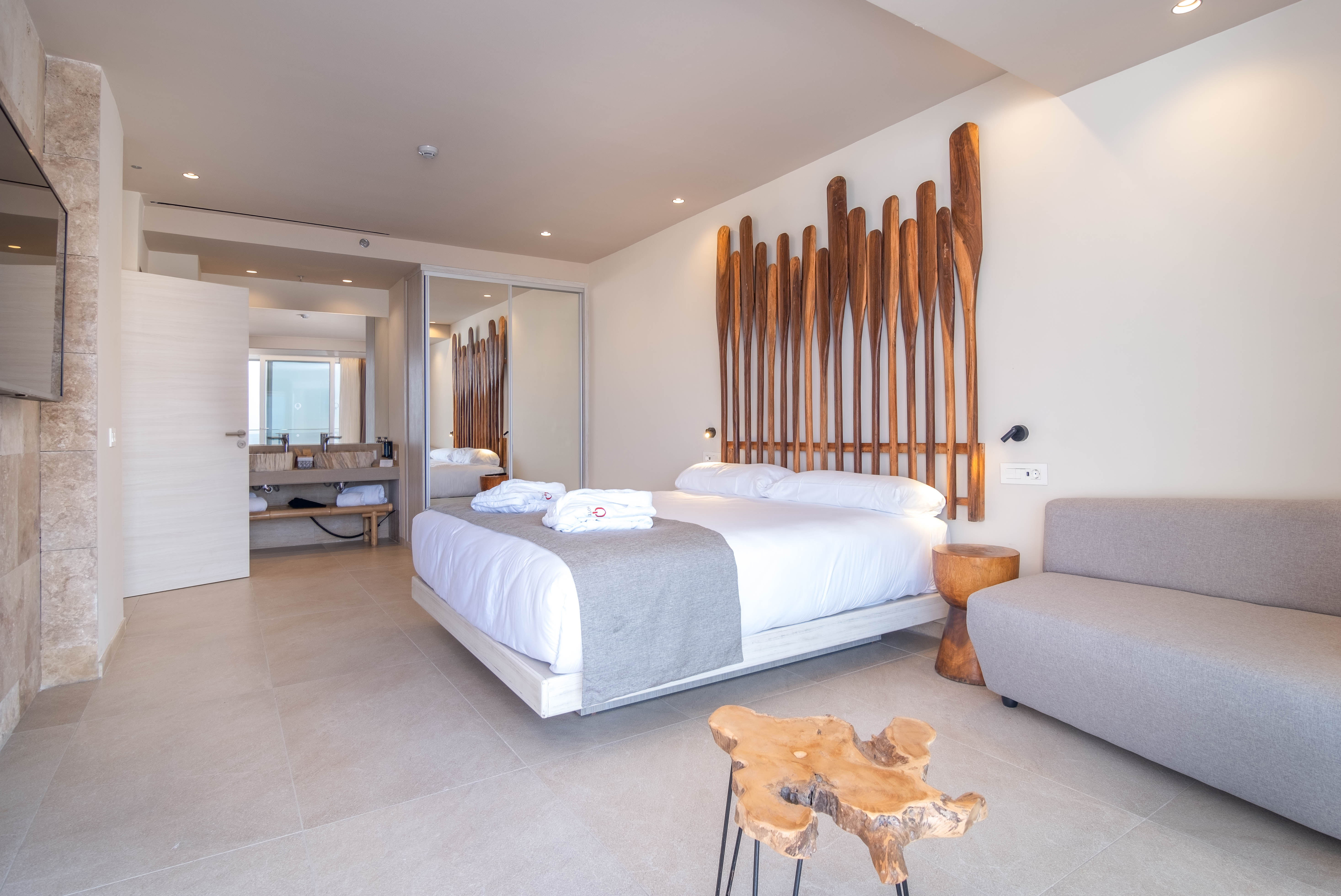 LIVVO_HOTEL_CADIZ_BAHIA_JUNIOR SUITE DELUXE_ (3).jpg