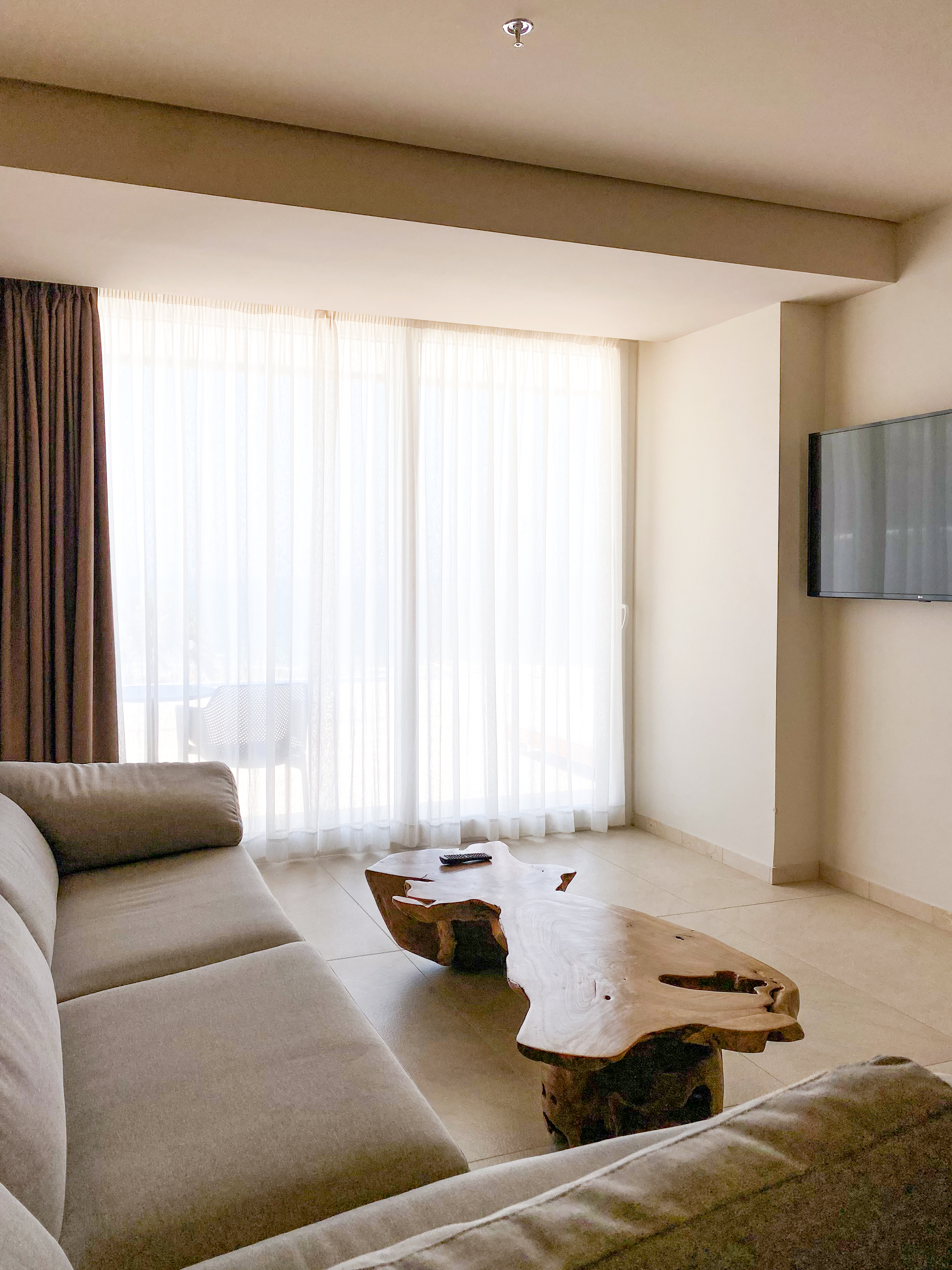 LIVVO_HOTEL_CADIZ_BAHIA_JUNIOR SUITE MASTER_ (1).jpg