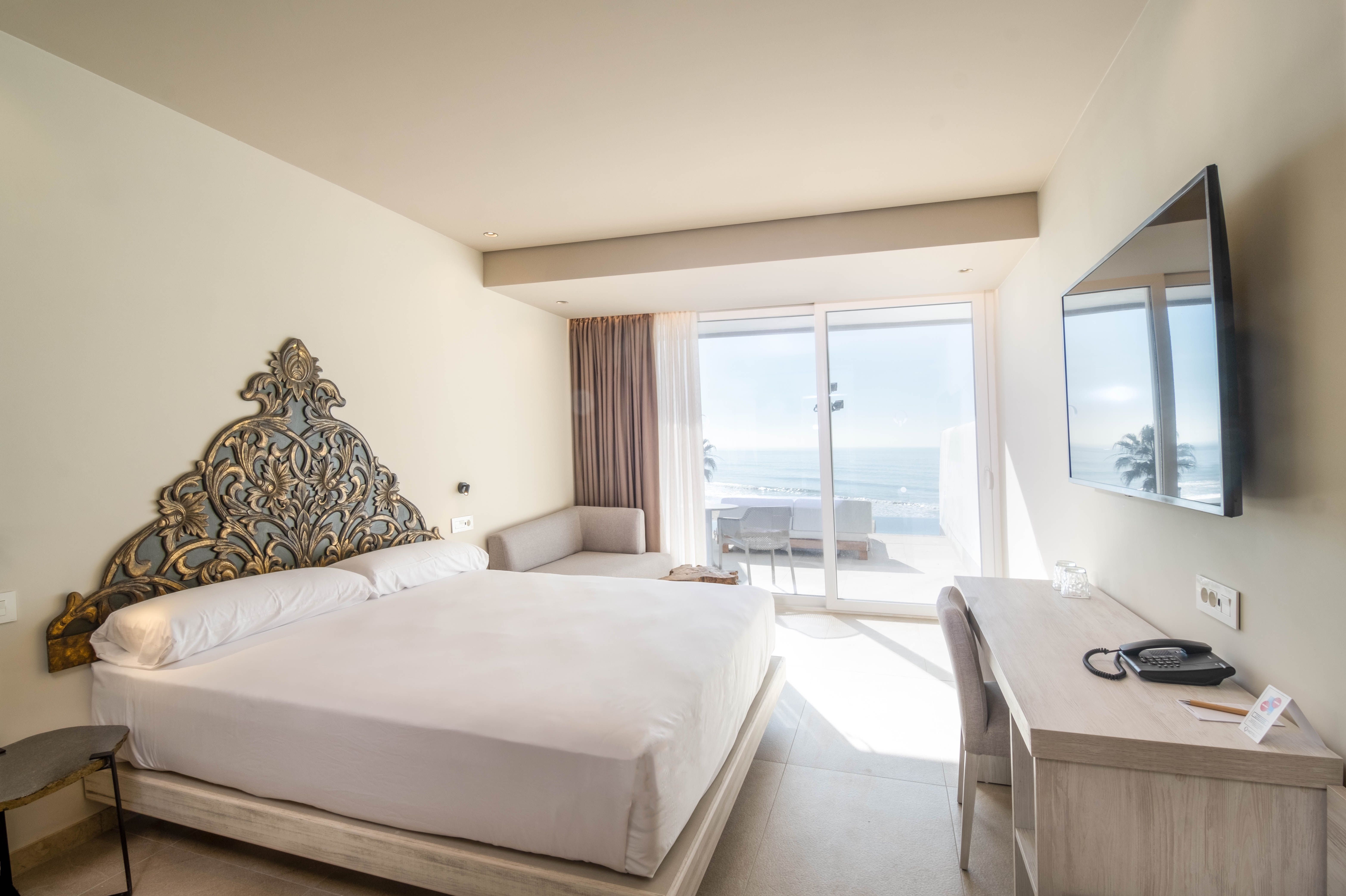 LIVVO_HOTEL_CADIZ_BAHIA_SWIM UP SUPERIOR (1).jpg