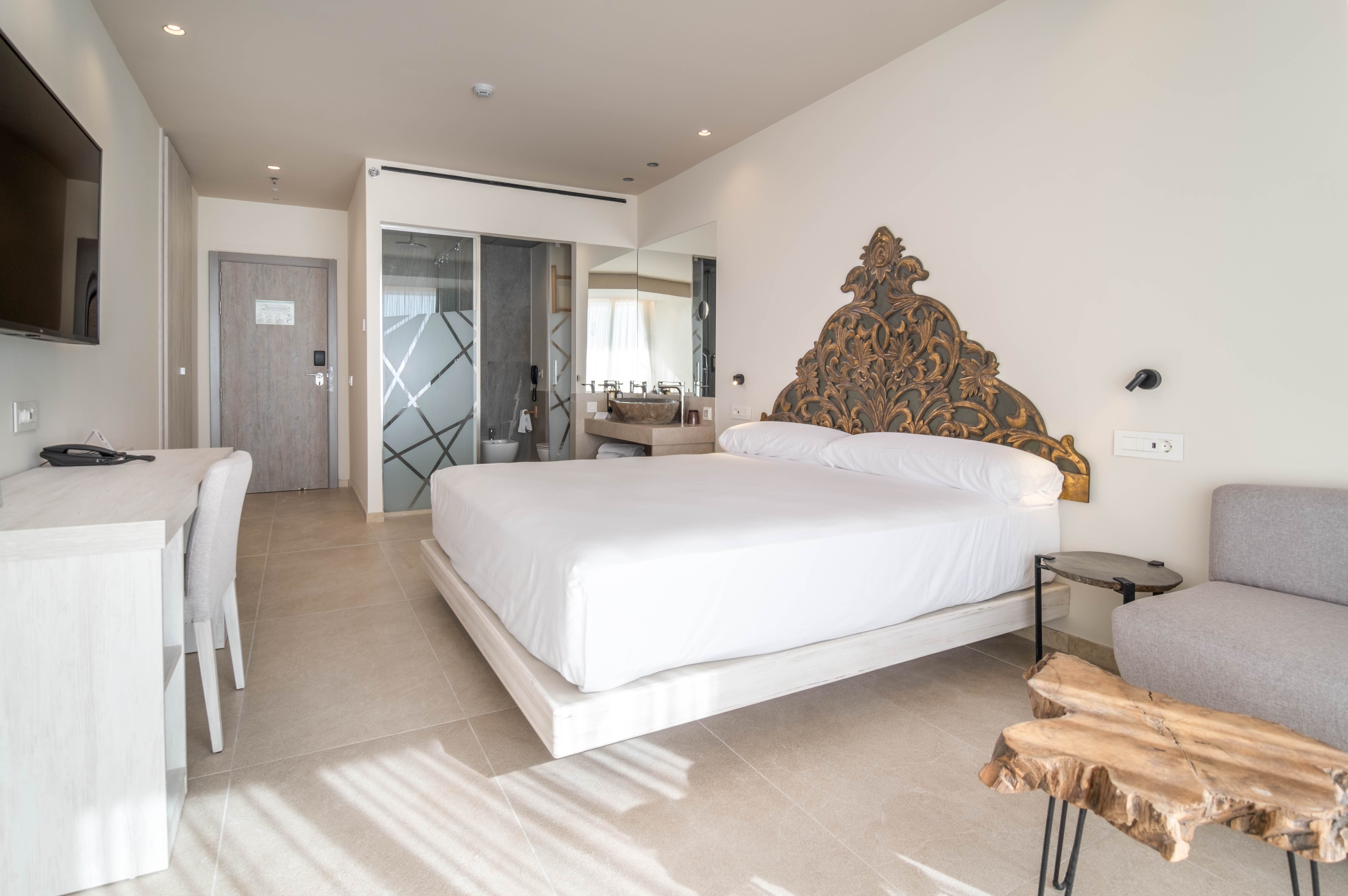 LIVVO_HOTEL_CADIZ_BAHIA_SWIM UP SUPERIOR (2).jpg