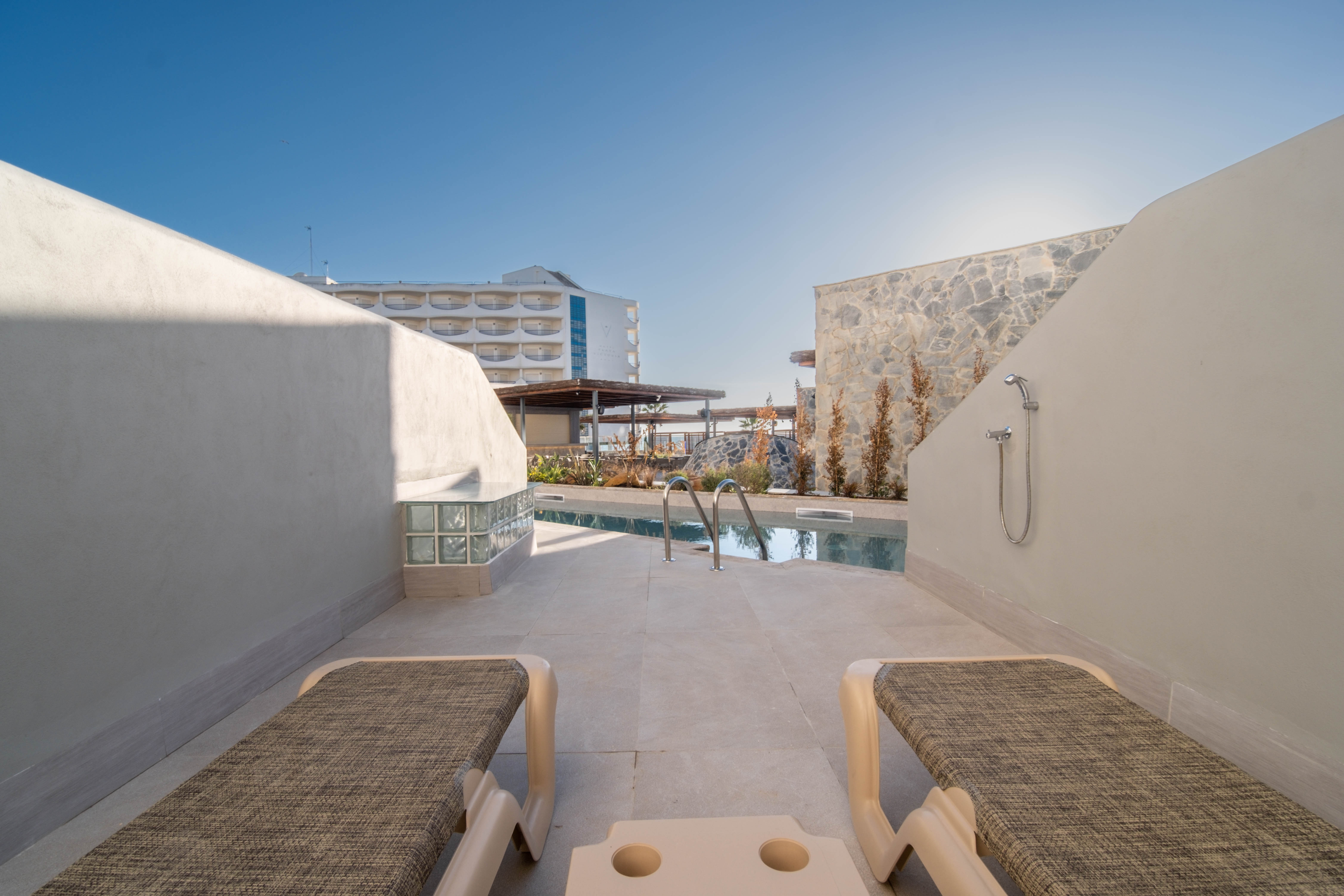LIVVO_HOTEL_CADIZ_BAHIA_SWIM UP (4).jpg