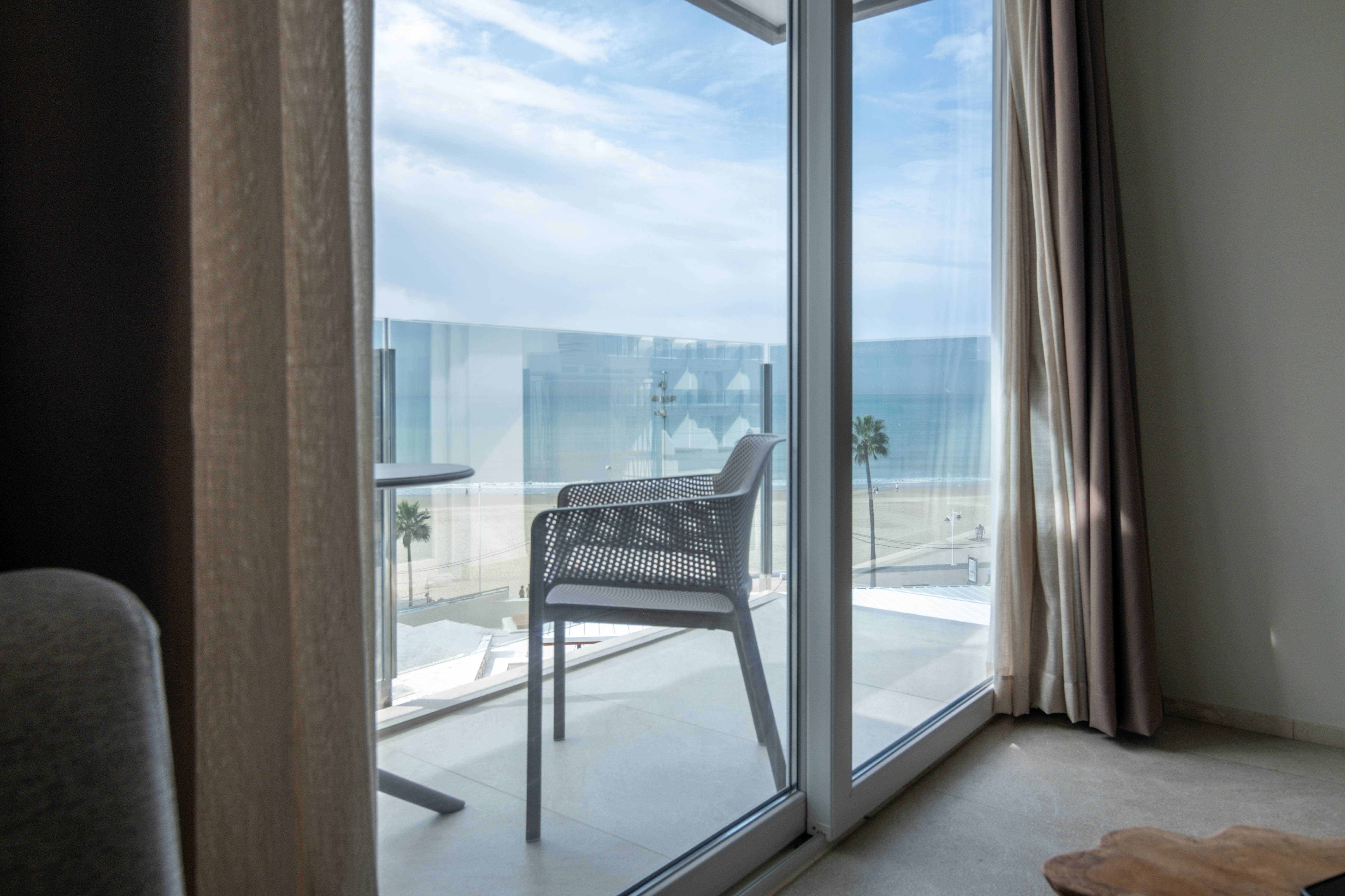 LIVVO_HOTEL_CADIZ_BAHIA_VISTA LATERAL_ (4).jpg