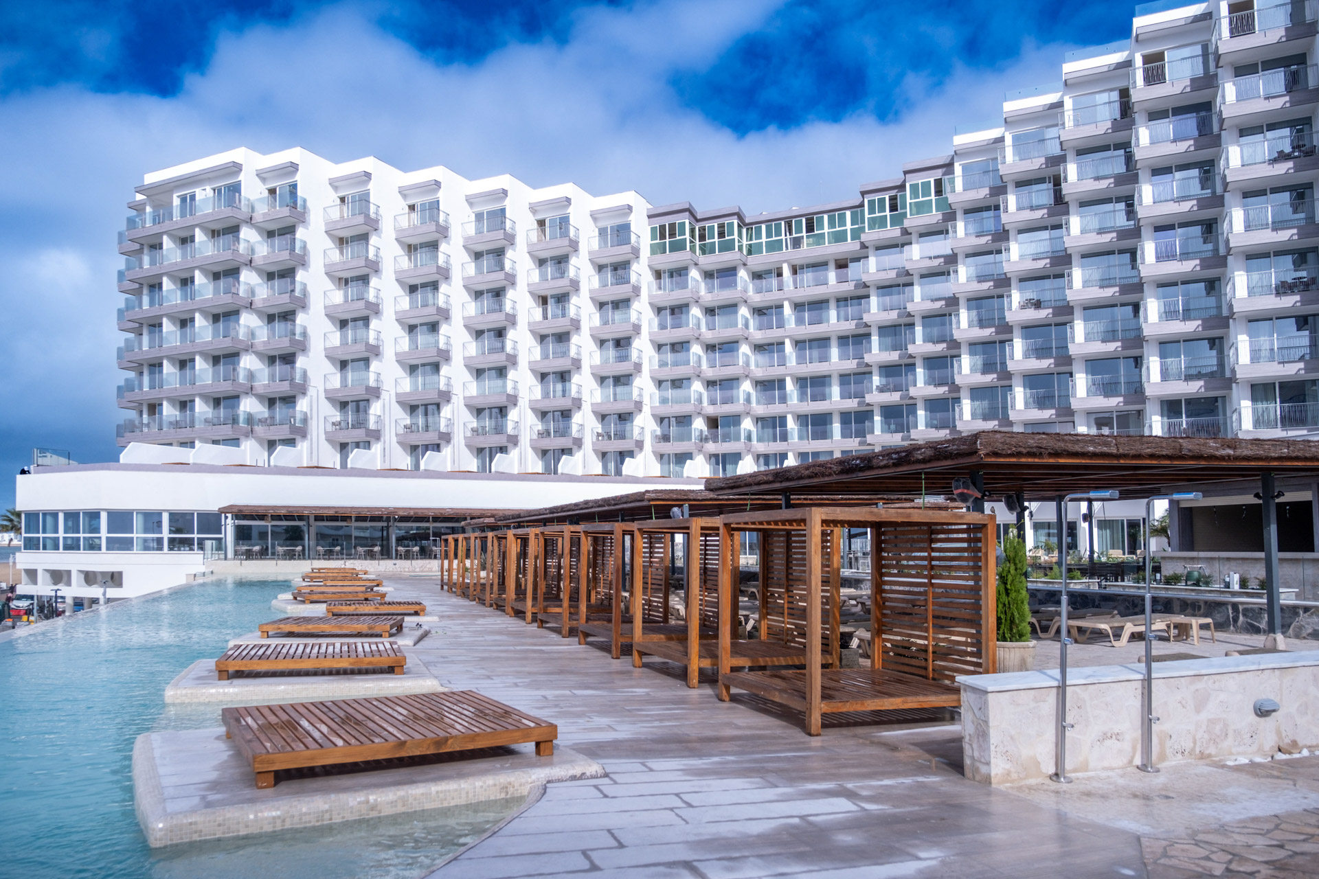 LIVVO_HOTEL_CADIZ_BAHIA_Exterior.jpg