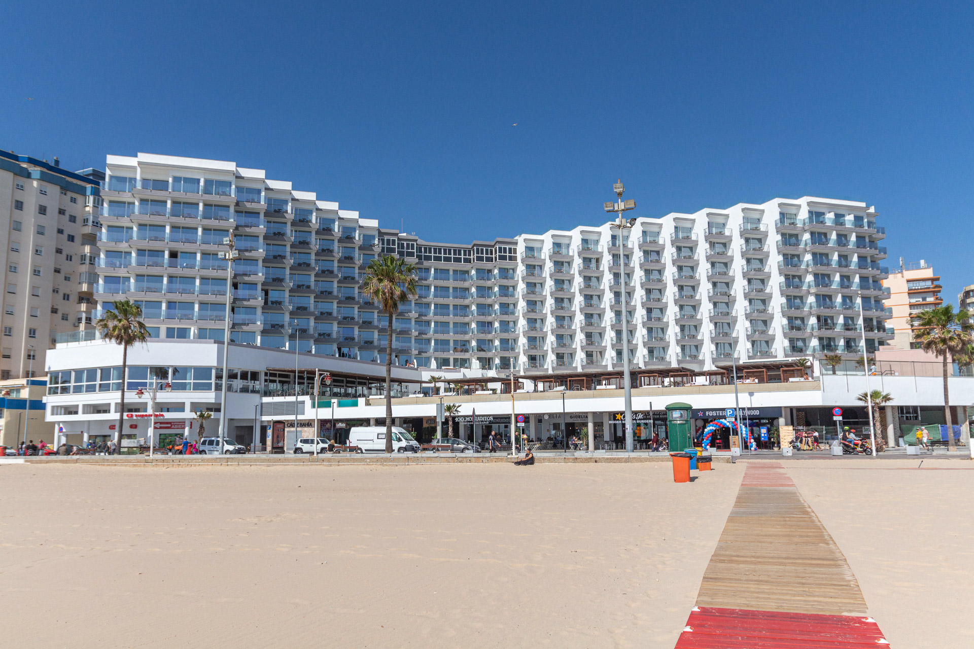 LIVVO_HOTEL_CADIZ_BAHIA_Fachada (3).jpg