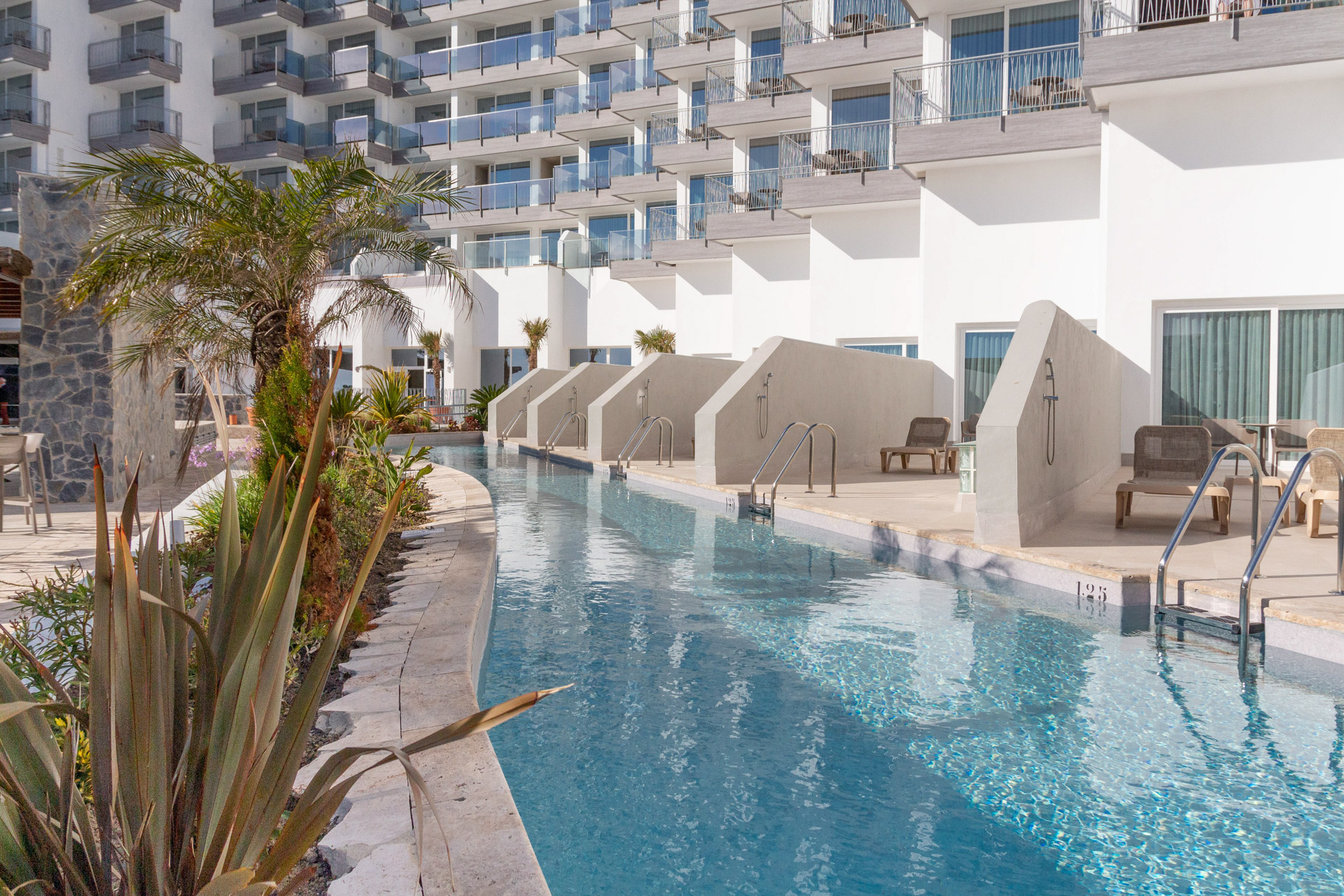 LIVVO_HOTEL_CADIZ_BAHIA_Piscina Swim-up (4).jpg